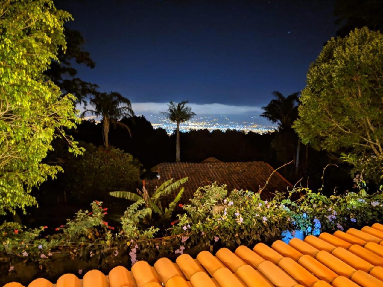 ホテル Vistas Del Conde エレディア エクステリア 写真